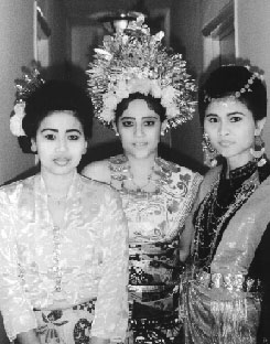 Photo of Joice and her friends in traditional Indonesian dress